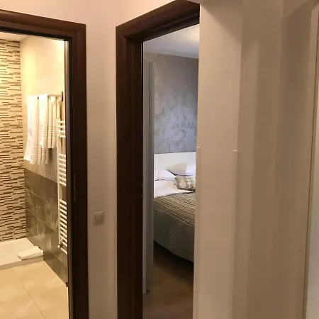 Center Apartment *
